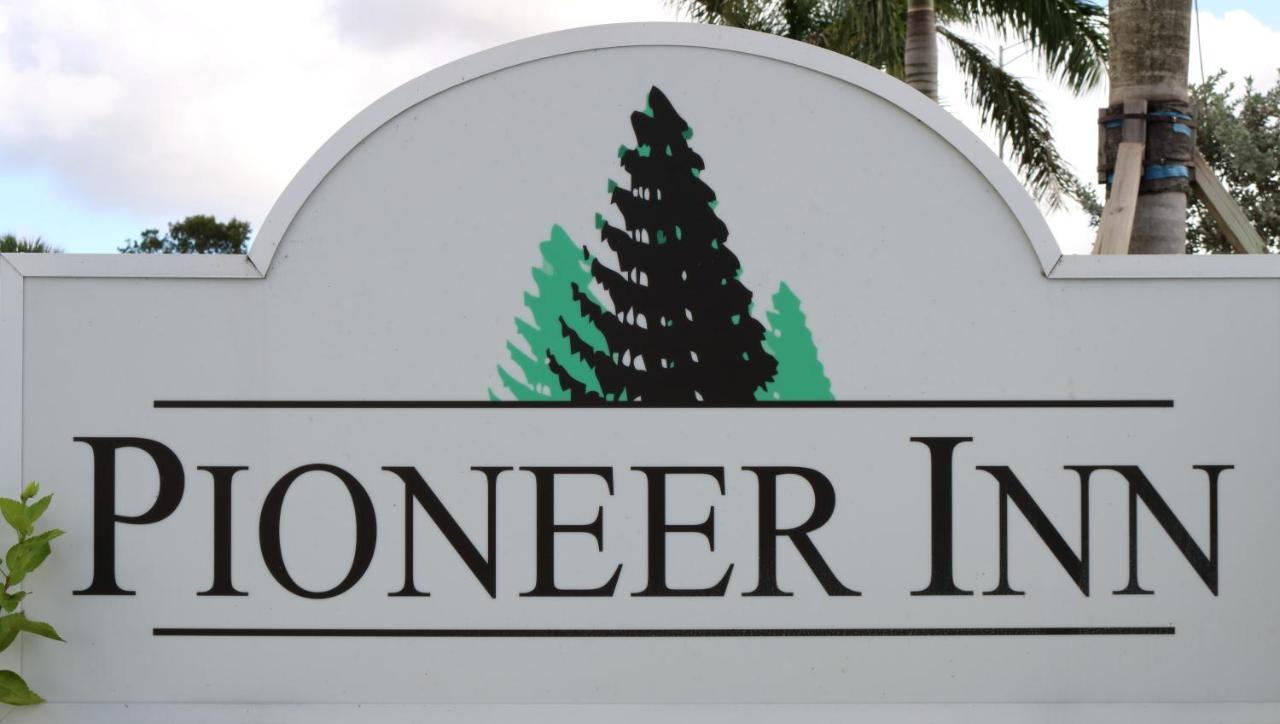 Pioneer Inn ロイヤル・パームビーチ エクステリア 写真